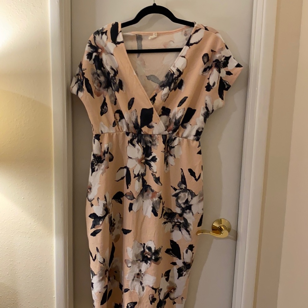 Knees length maternity dress